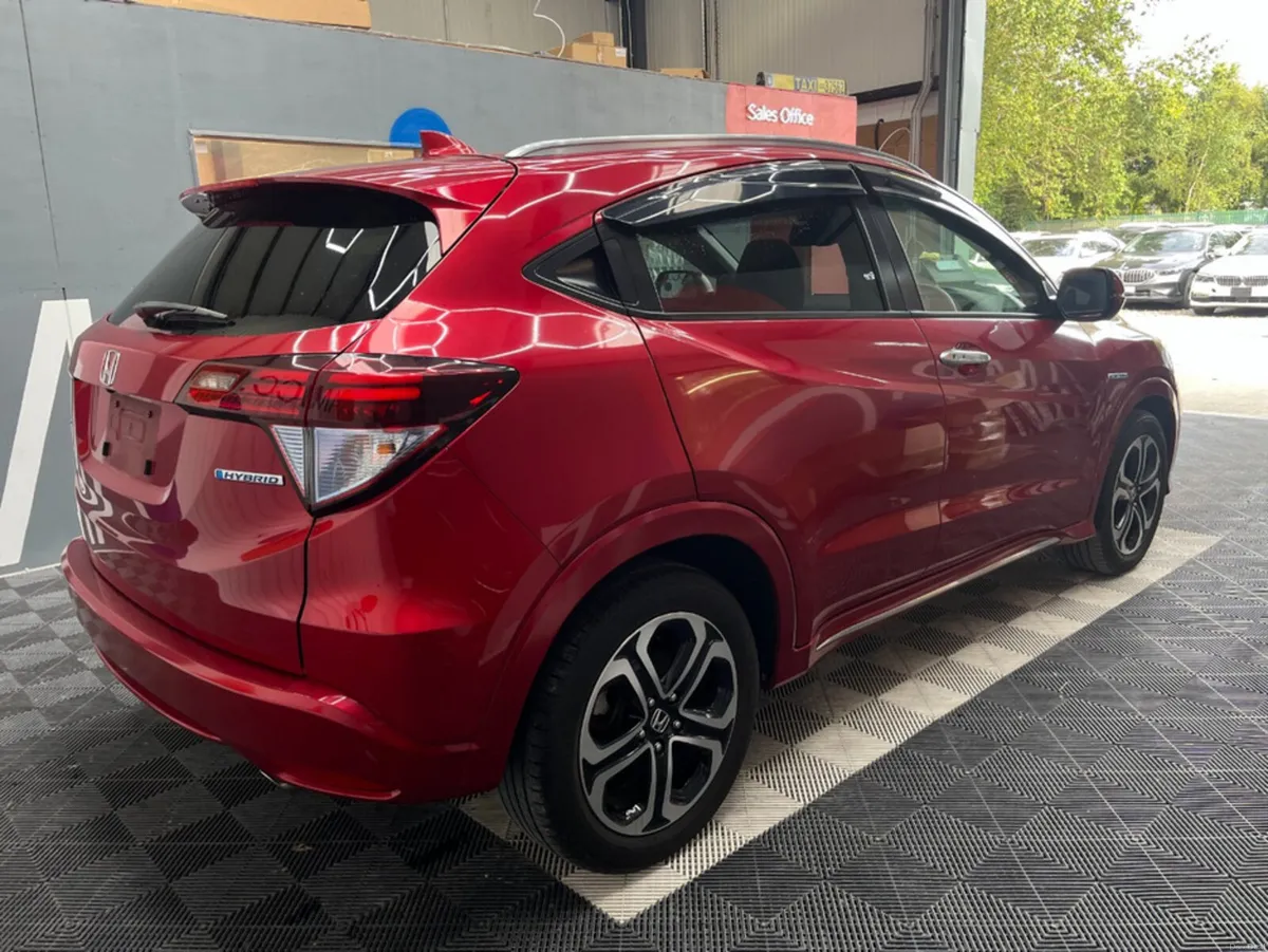 Honda Vezel 2017 HONDA VEZEL HYBRID Z 1.5 AUTOMATI - Image 3