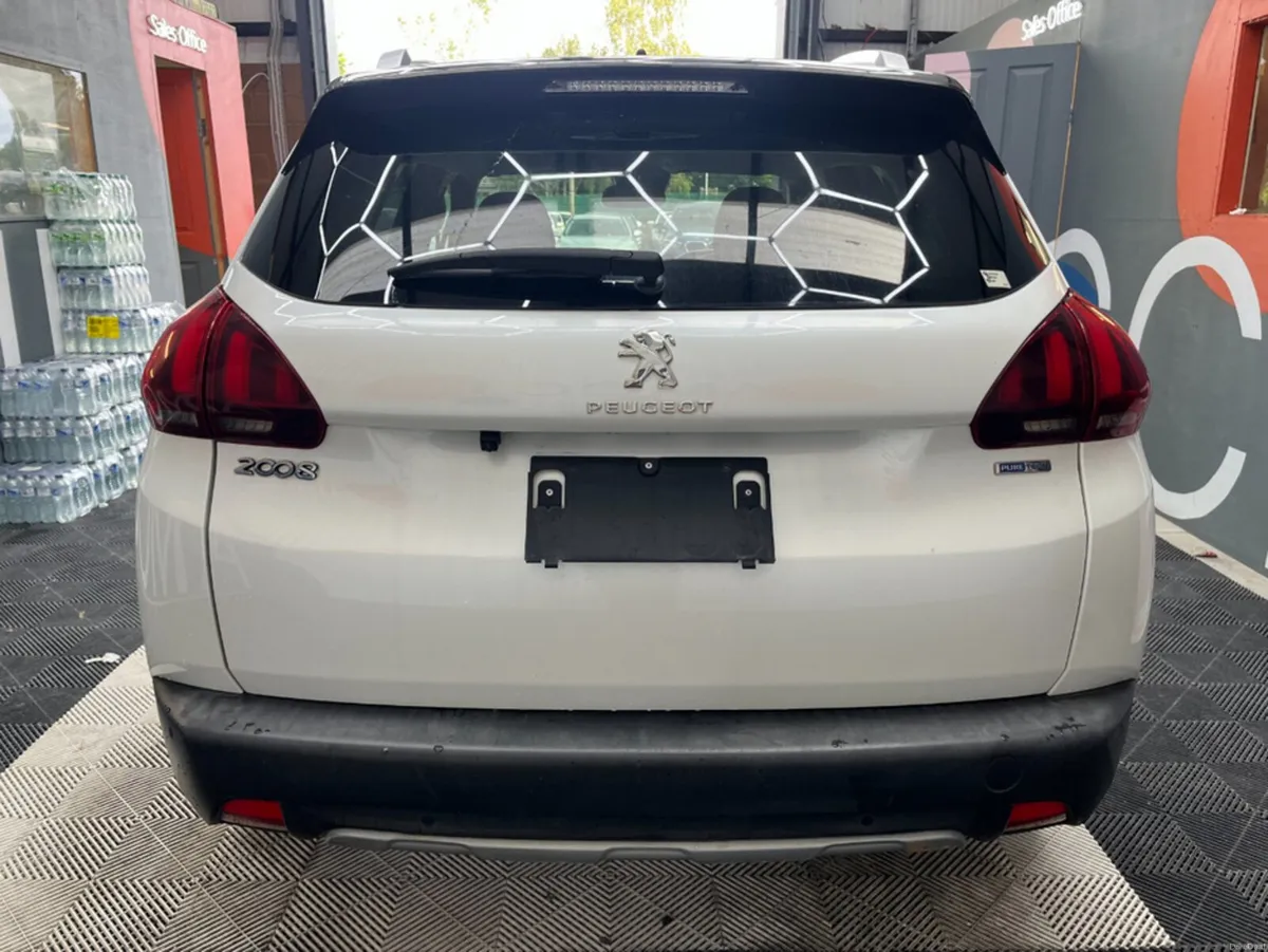 Peugeot 2008 2017 PEUGEOT 2008 ALLURE 1.2 AUTOMATI - Image 4