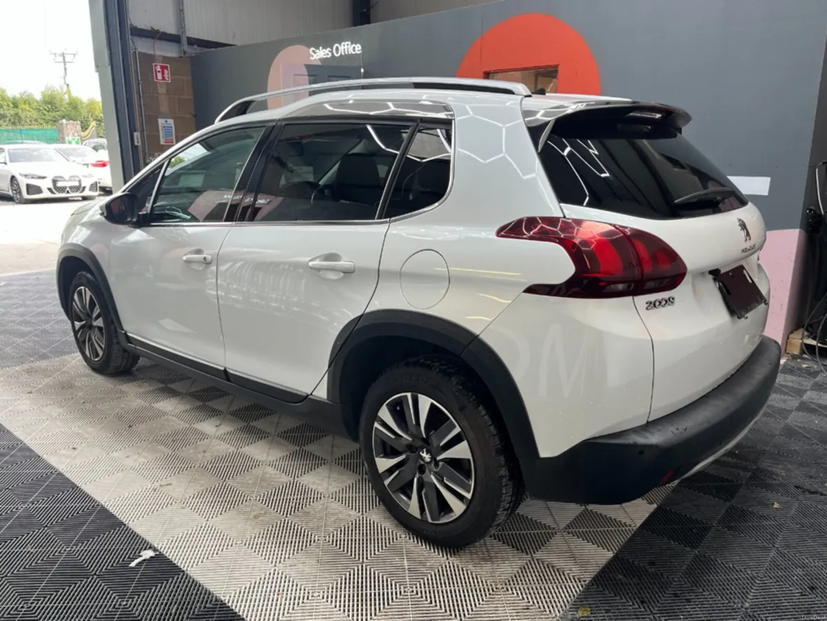 Peugeot 2008 2017 PEUGEOT 2008 ALLURE 1.2 AUTOMATI - Image 5