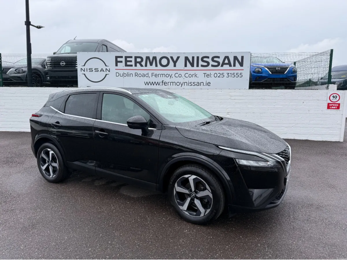 Nissan Qashqai QQ 1.3 HYB SV PREMIUM Glass Roof - Image 6