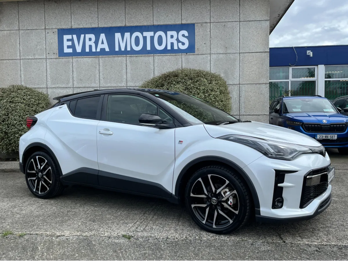 Toyota C-HR GR SPORT AUTOMATIC HYBRID 1.8 PETROL / - Image 3