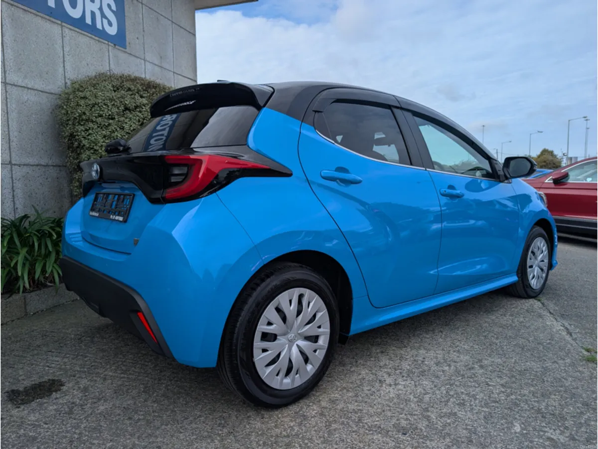 Toyota Yaris Z HYBRID AUTOMATIC 1.5 PETROL //LOW M - Image 6