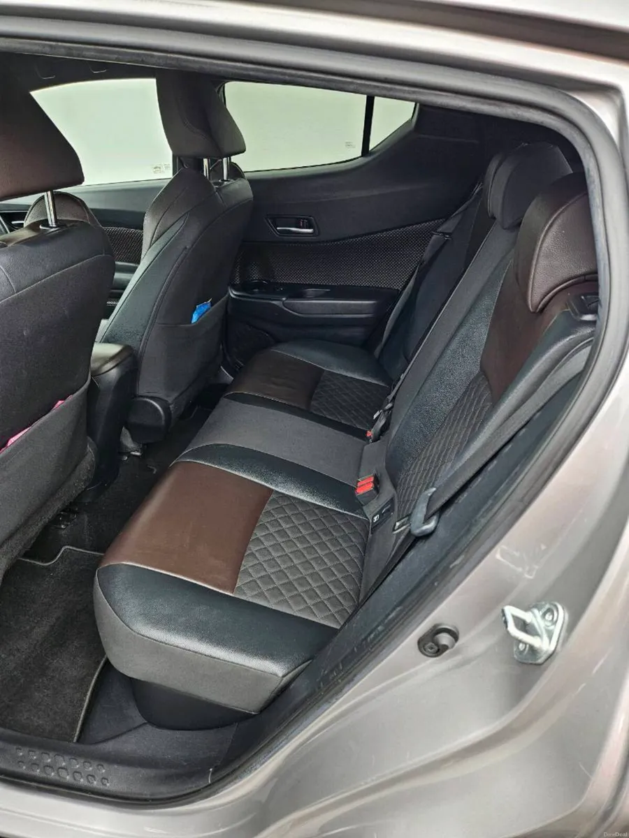 Car - Image 3