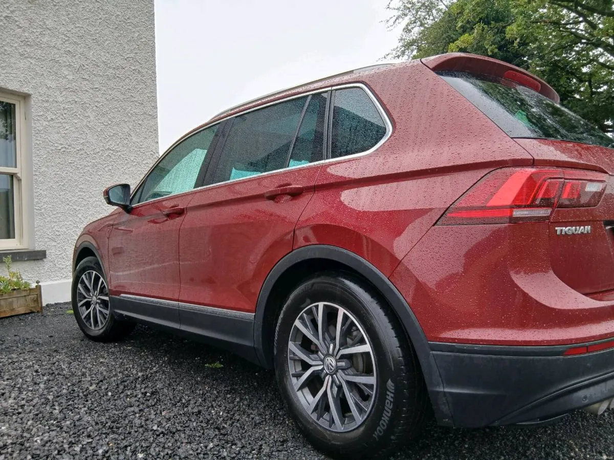 171 Volkswagen Tiguan - Image 2