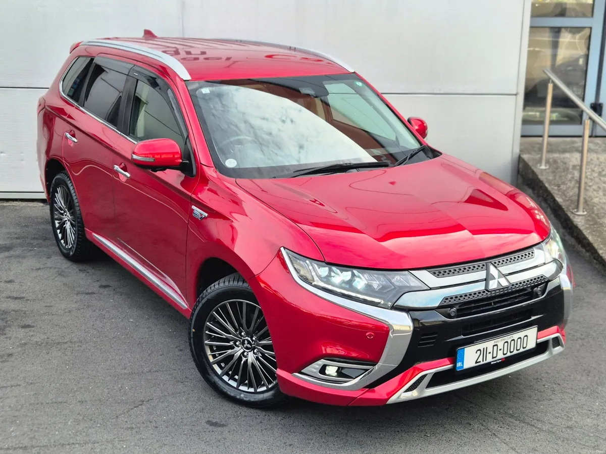 2021 Mitsubishi Outlander 2.4 PHEV G, CarPlay - Image 3