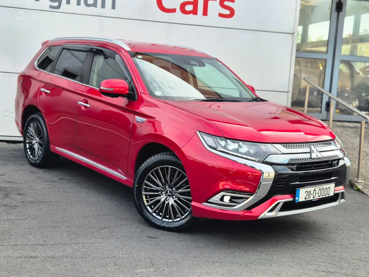 2021 Mitsubishi Outlander 2.4 PHEV G, CarPlay - Image 2