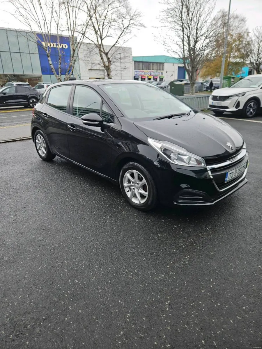 Peugeot 208 – Exceptionally well maintained - Image 1