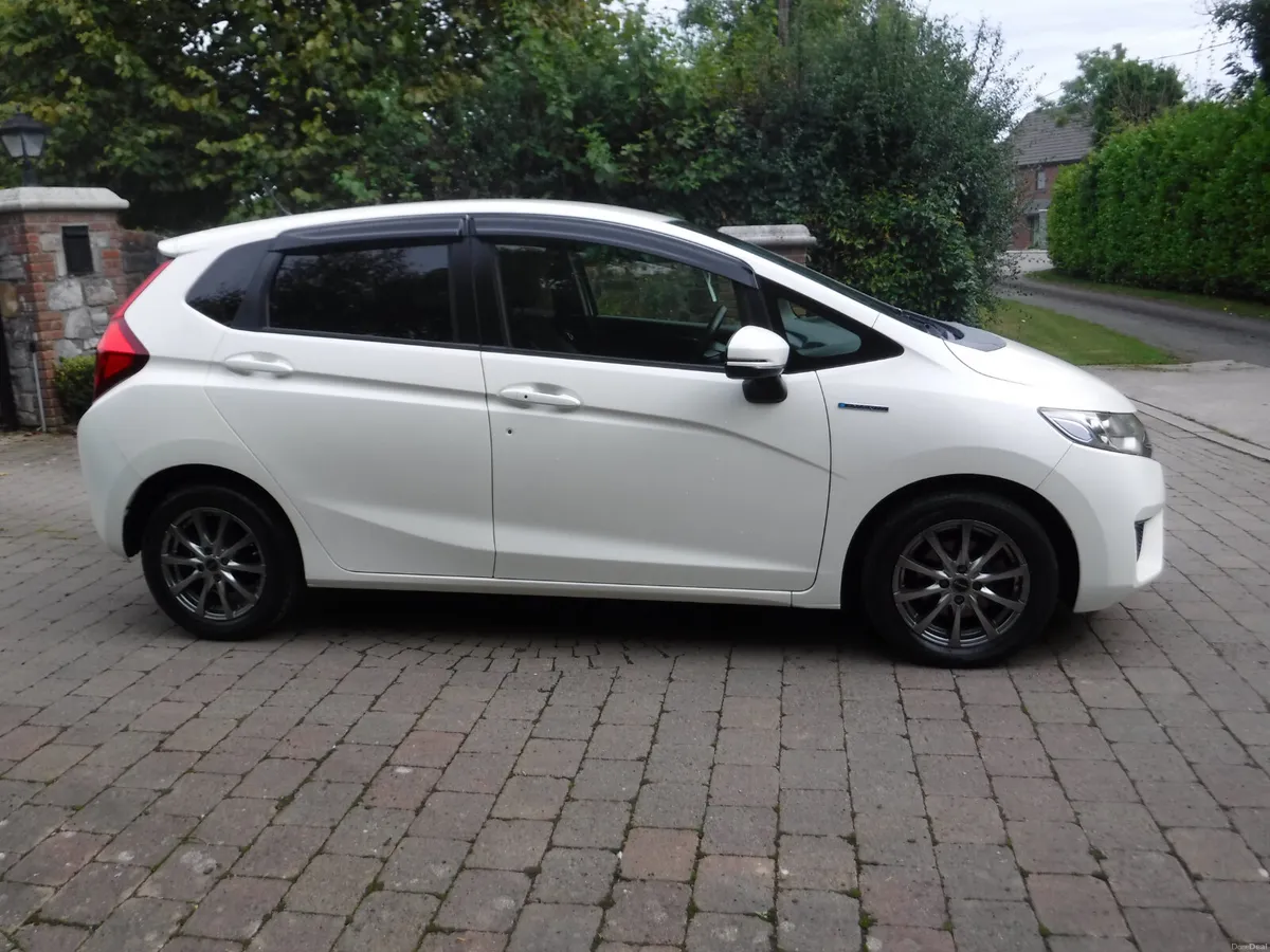 HONDA FIT 1.5 AUTO HYBRID L-SPEC ANDROID+CARPLAY - Image 2