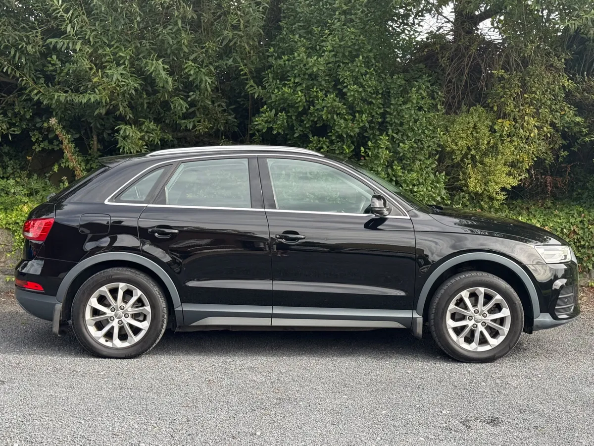 Audi Q3 SE (2L Diesel) - Image 2