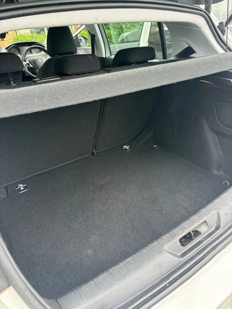 Peugeot 308 2015 1.2 petrol low mileage - Image 6