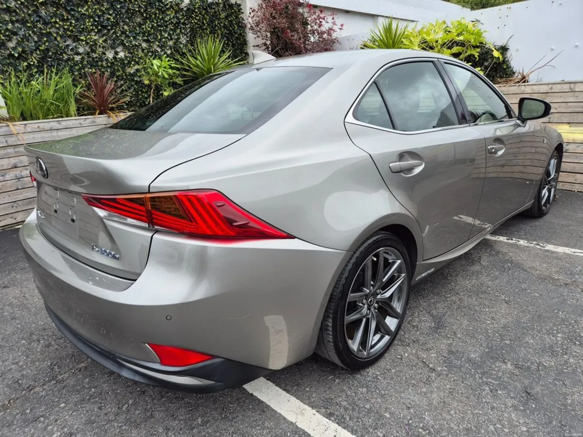 Lexus IS 2.5 HYBRID / F-SPORT TOP SPORT SPEC / TAX - Image 6