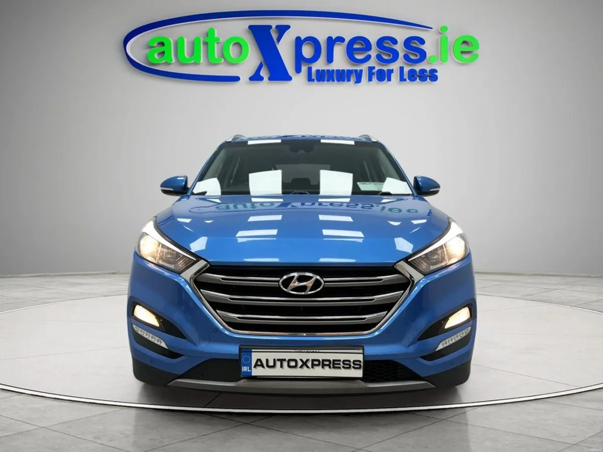 Hyundai Tucson 1.7 Premium, Manual, Reversing came - Image 3