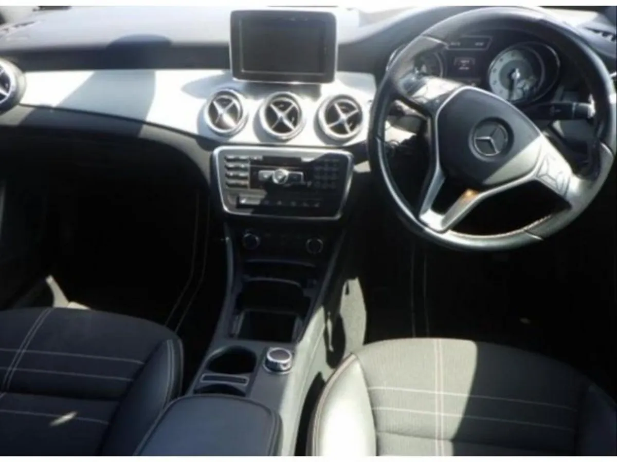 Mercedes-Benz GLA GLA 180 1.6 Petrol Auto - Image 5