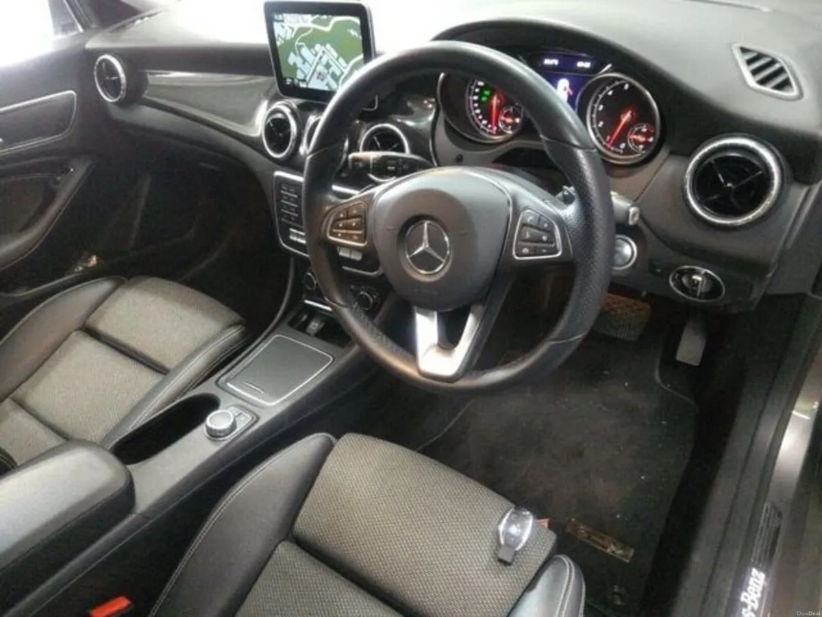 Mercedes-Benz CLA CLA 180 Shooting Brake 1.6 Petro - Image 4