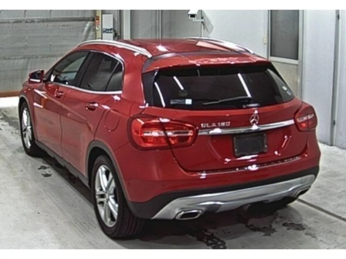 Mercedes-Benz GLA GLA 180 1.6 Petrol Auto - Image 3