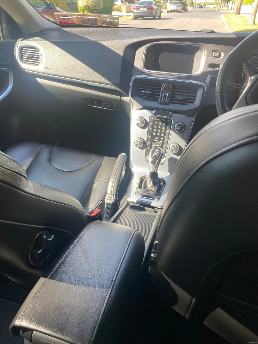 Volvo V40 2016 - Image 3