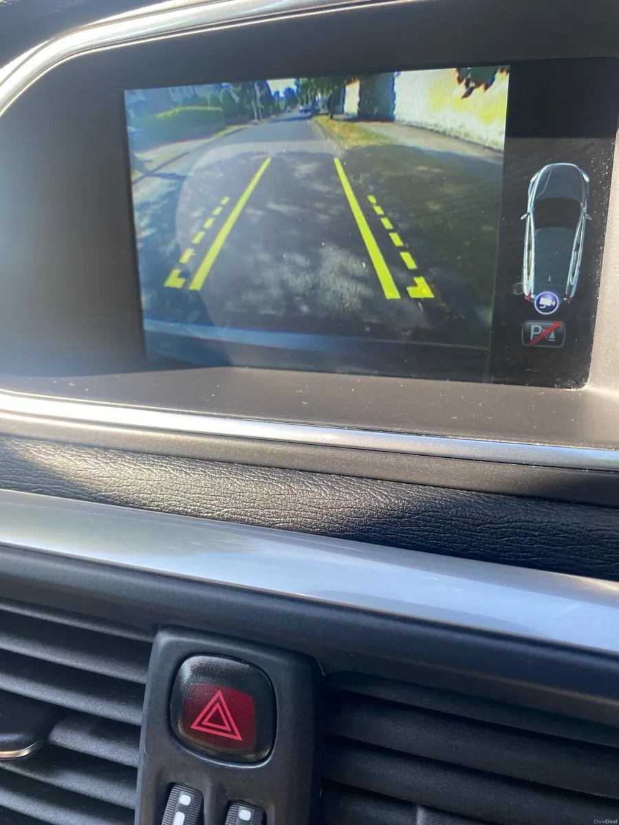 Volvo V40 2016 - Image 2