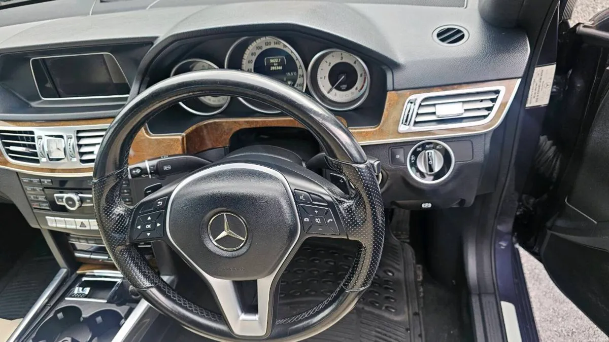 Car - Image 5