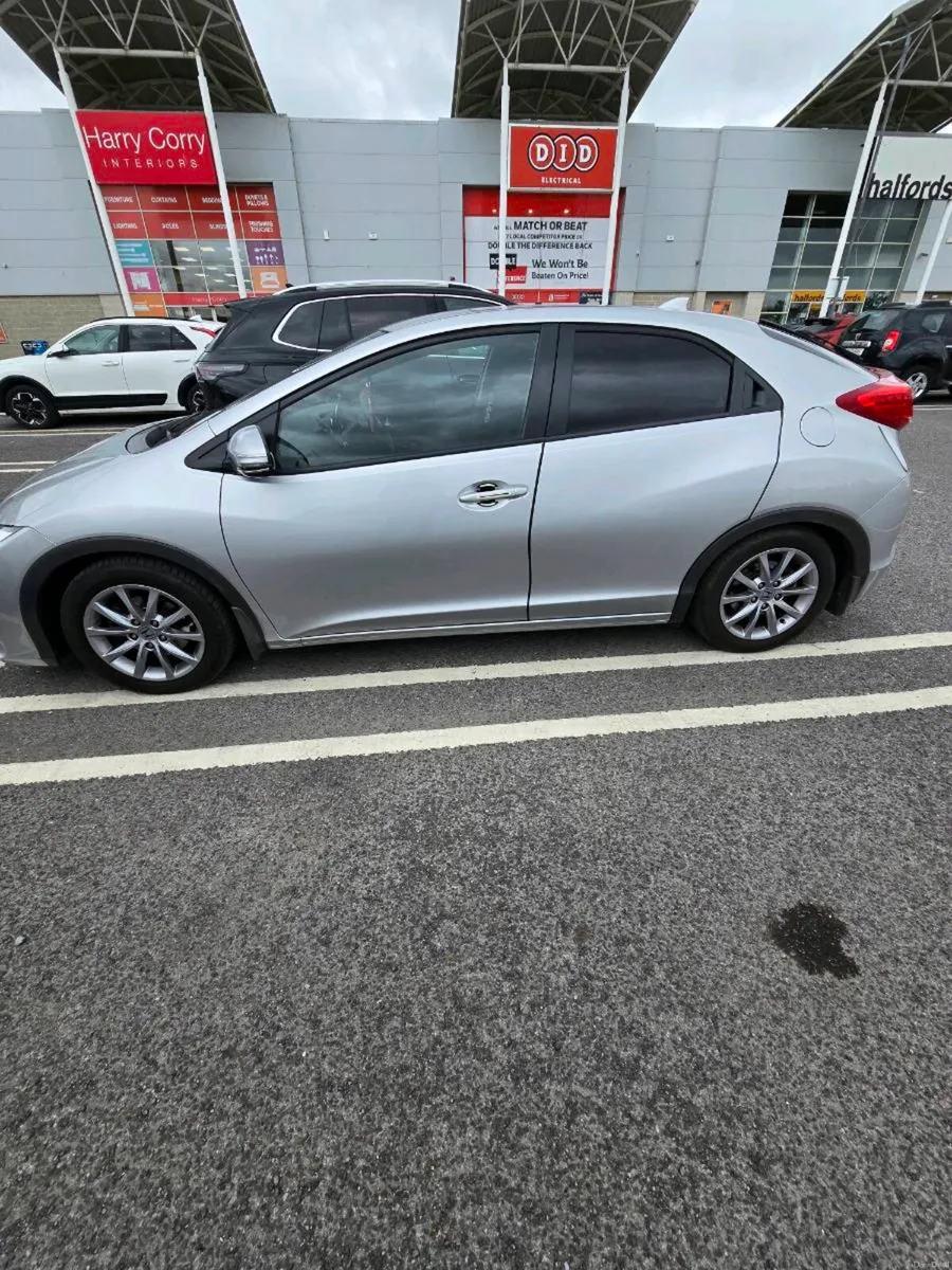 Car - Image 5