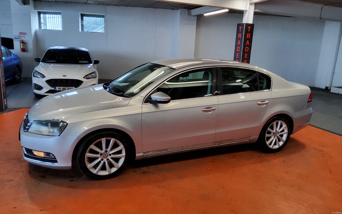Volkswagen Passat 2011 - Image 6