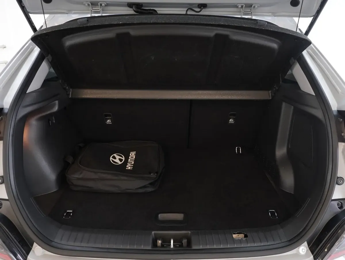 2023 Hyundai KONA EV 39kWh - NI Car - SAVE €€€! - Image 6