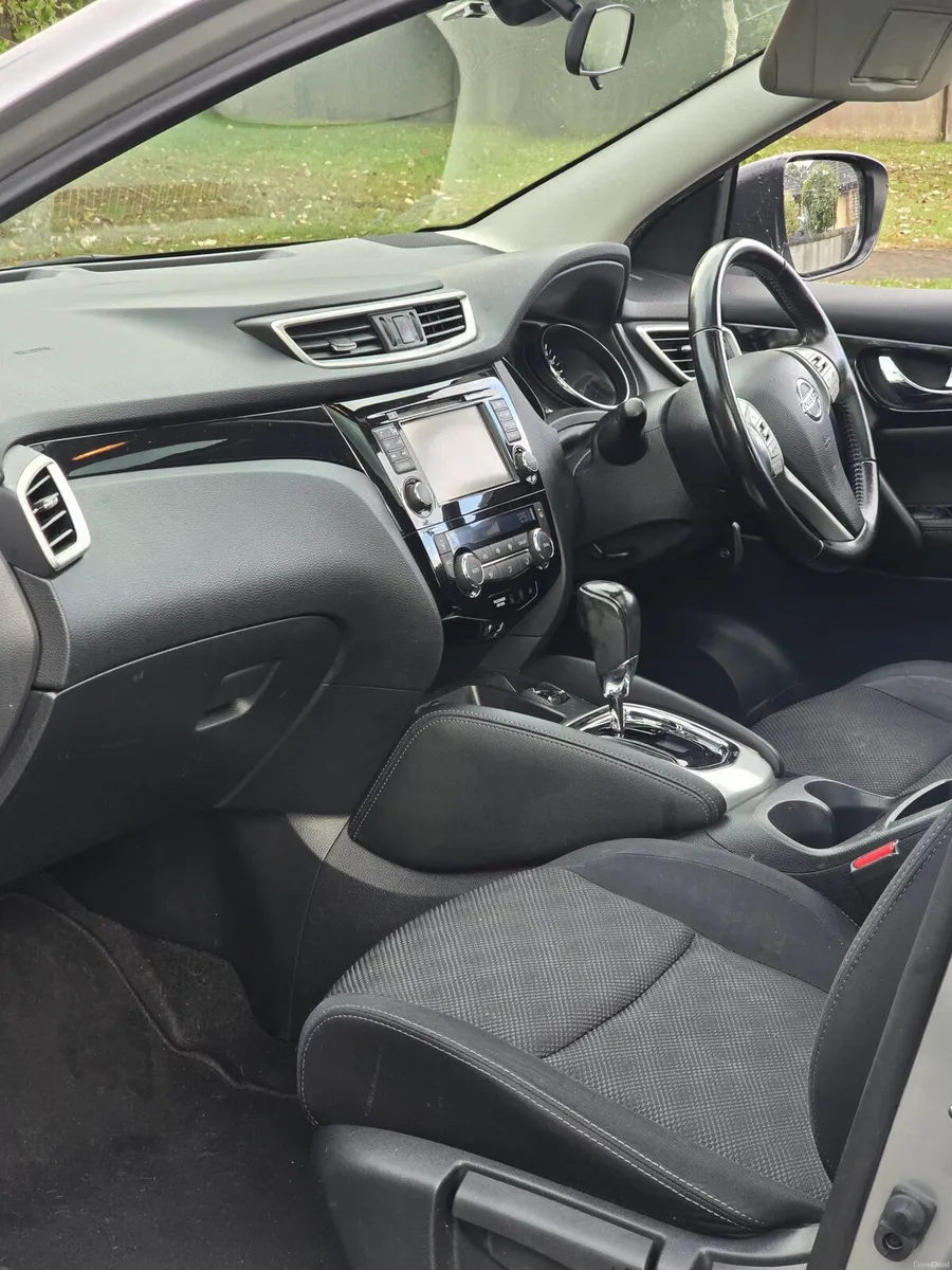 Automatic Nissan Qashgai 2016 
NCT 03/27 
Only 140 - Image 6
