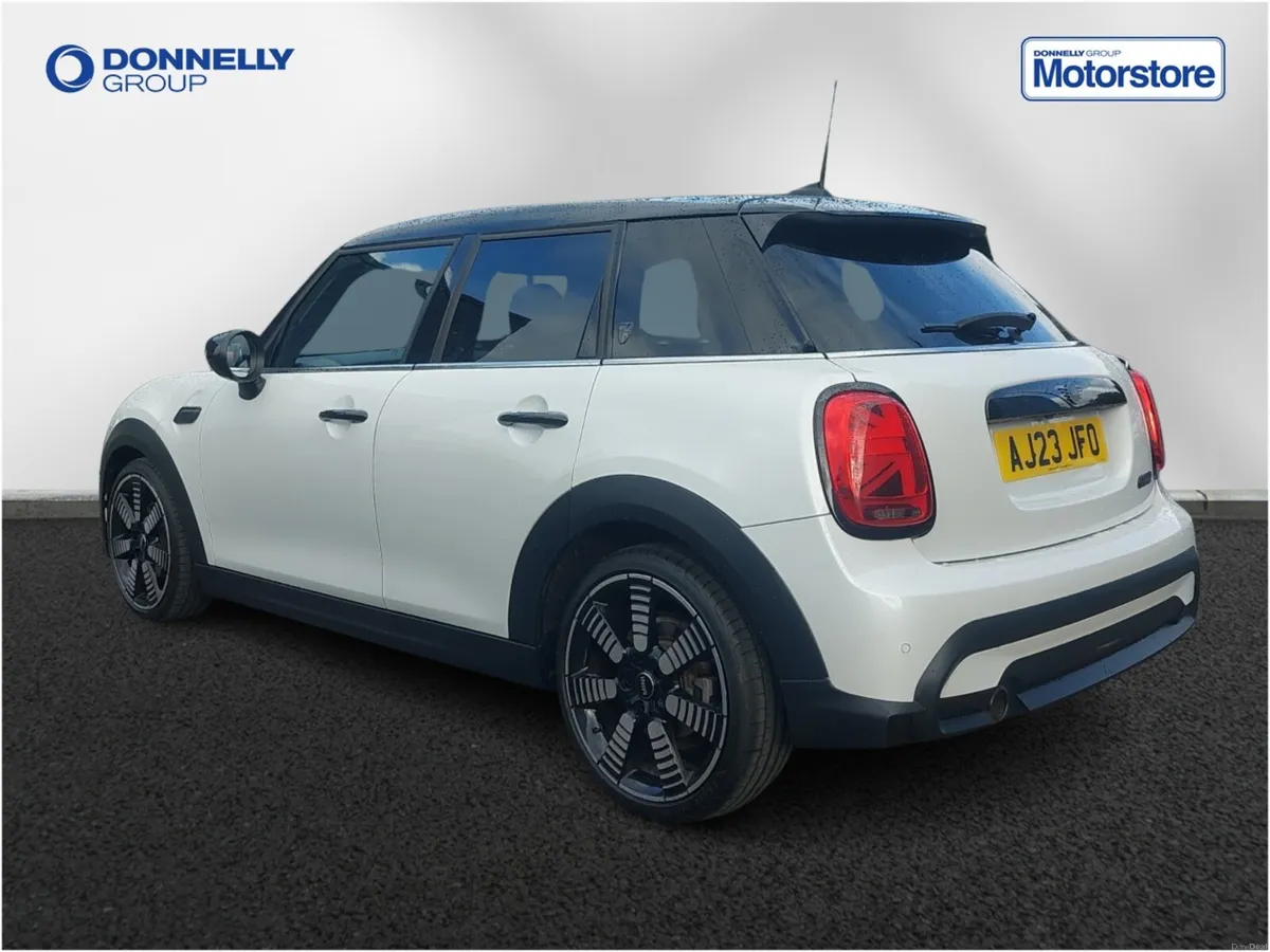 MINI HATCHBACK Cooper Exclusive - Image 2