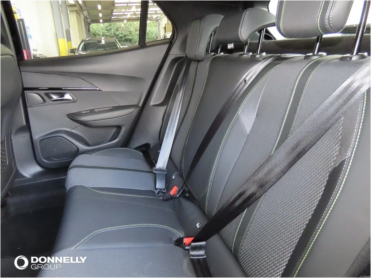 Peugeot 2008 1.2 Hybrid 136 GT 5dr e-DSC6 - Image 5