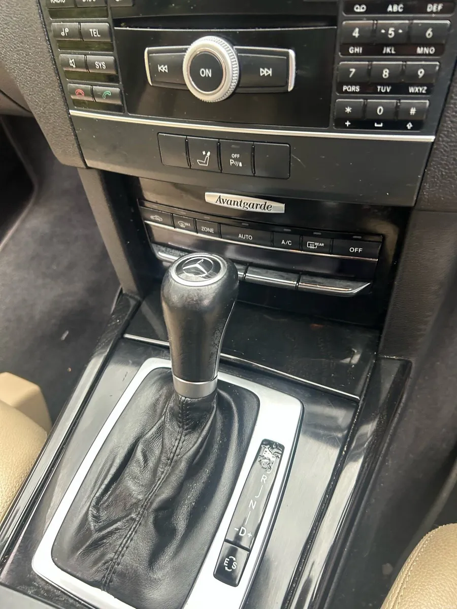 Car - Image 4