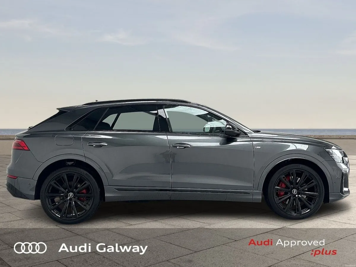 Audi Q8 €1,034 p/m - COMPETITION TFSI e QUATTRO A/ - Image 5