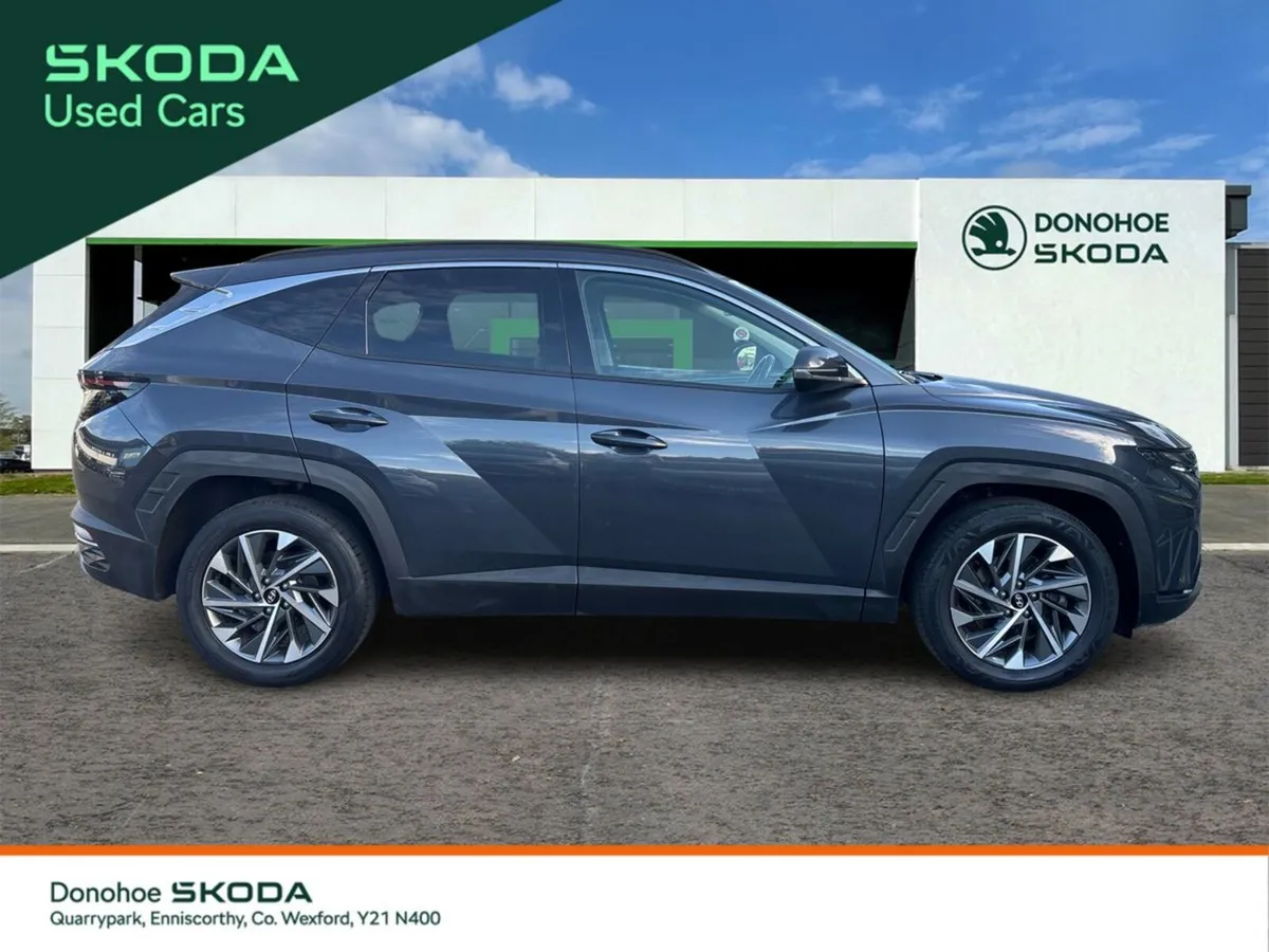 Hyundai Tucson 2WD Executive Plus - Image 4