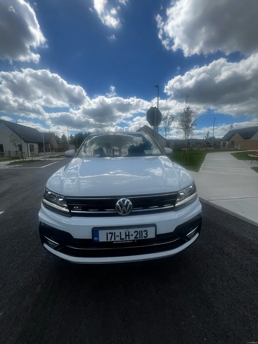 VW Tiguan 2017 R line - Image 2