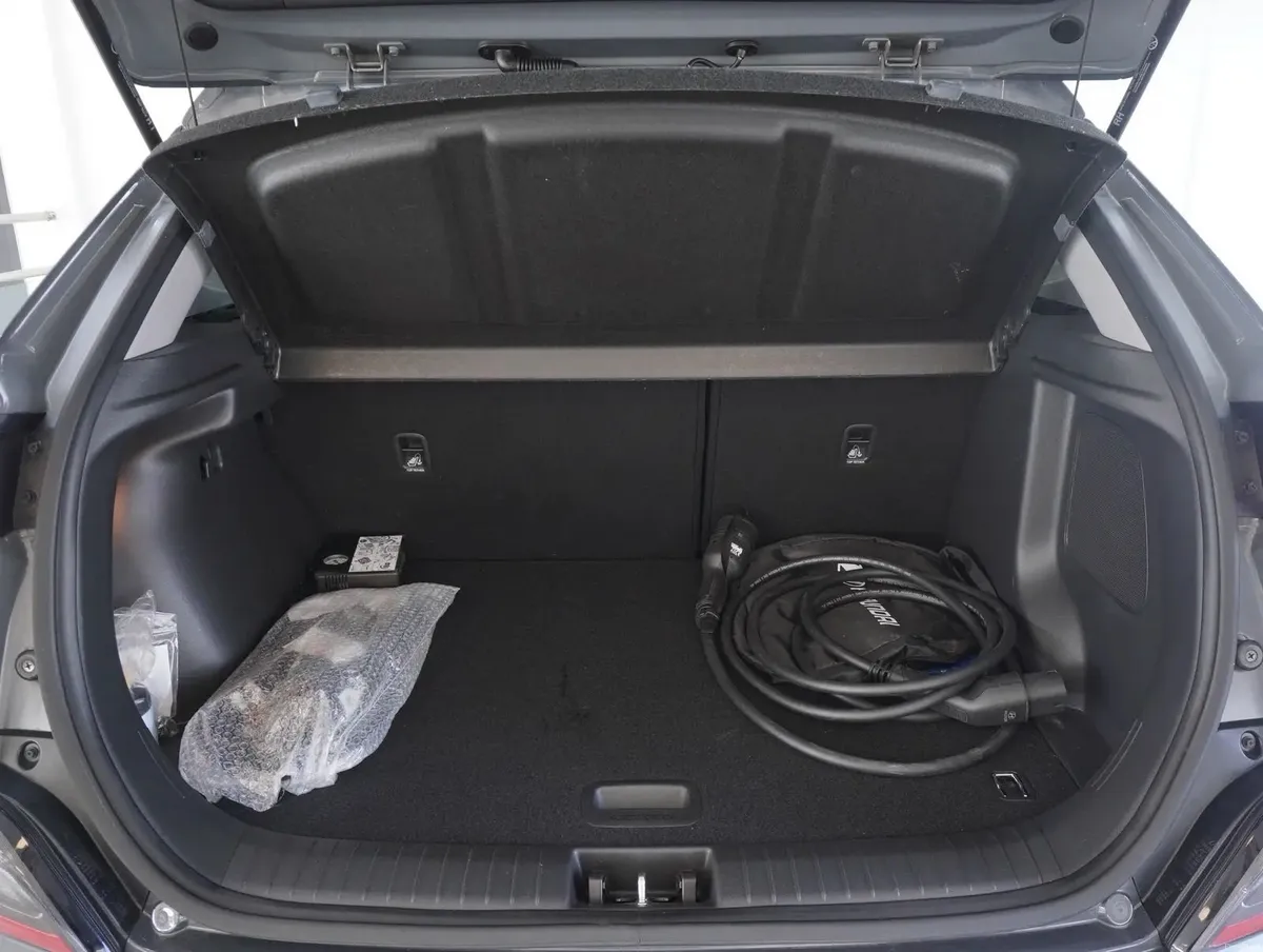 2023 Hyundai KONA EV 64kWh - NI Car - SAVE €€€! - Image 6