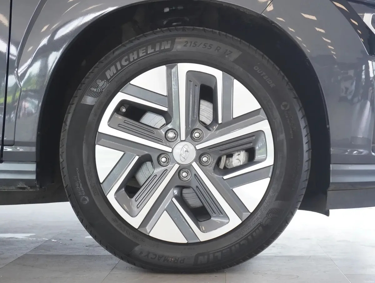 2023 Hyundai KONA EV 64kWh - NI Car - SAVE €€€! - Image 2