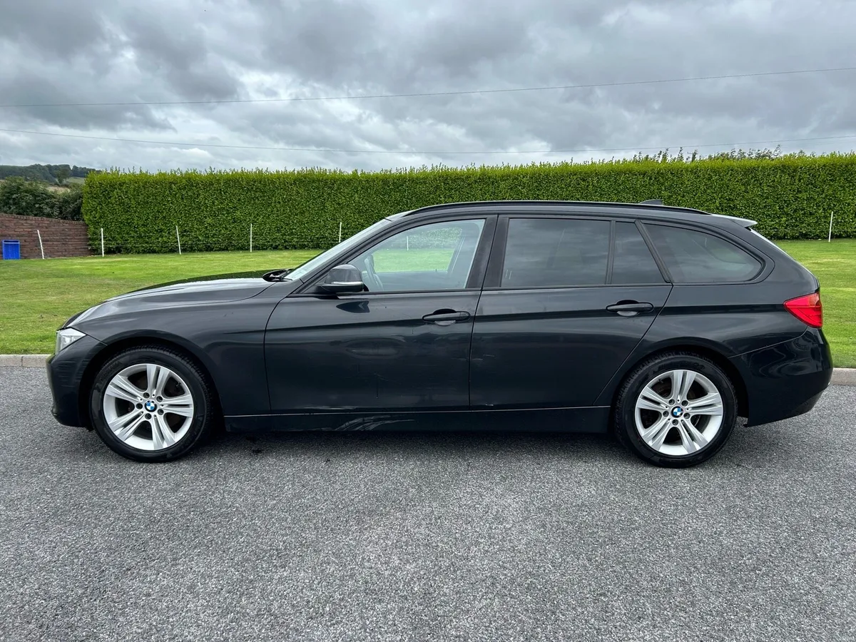 BMW 320D Sport Touring - Image 4