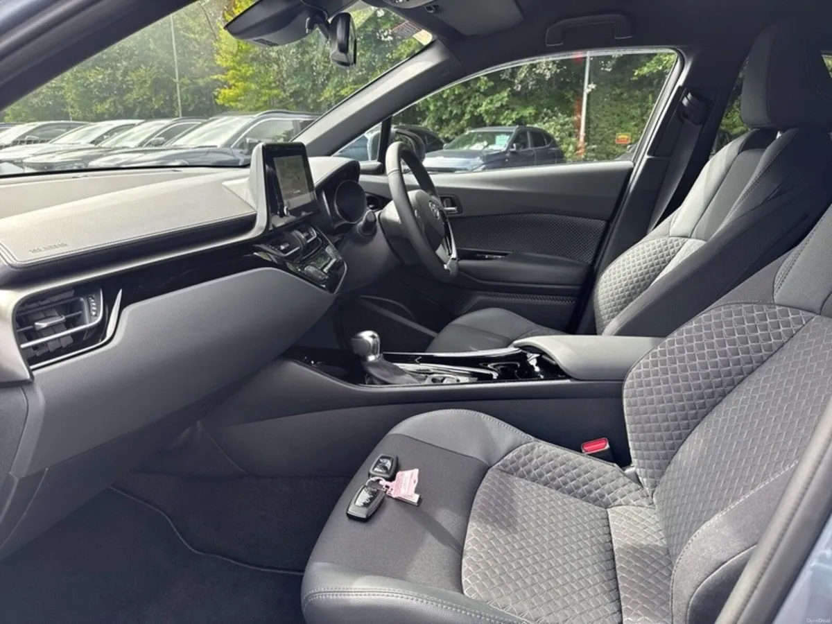Toyota C-HR HYBRID SPORT 4DR AUTO - Image 6