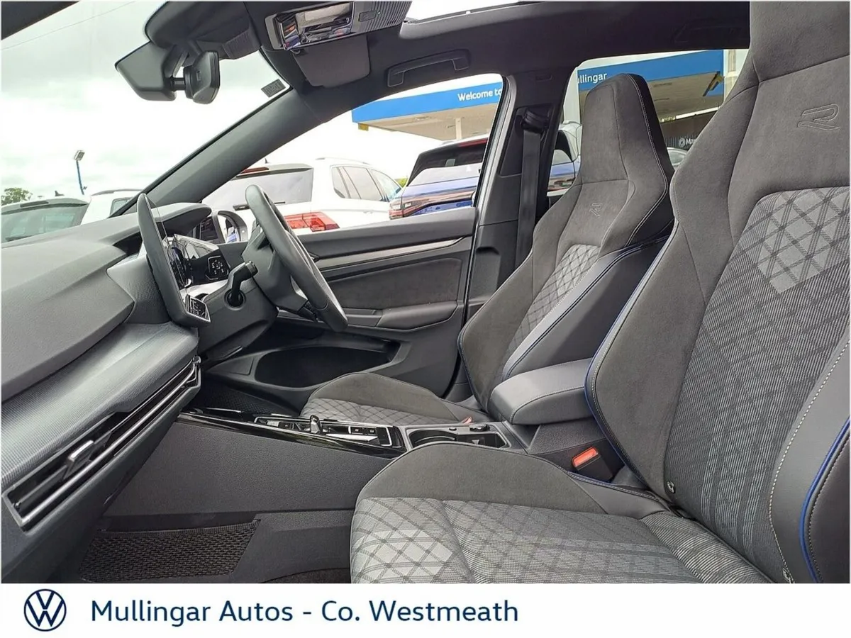 Volkswagen Golf R-LINE 1.5 TSI MHEV 150HP - Image 4