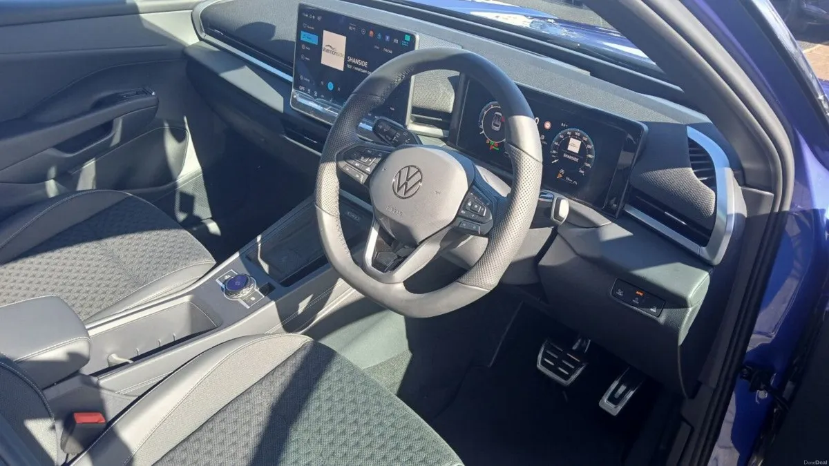 Volkswagen T-Roc R-LINE 1.5TSI 150HP MHEV **NEW T- - Image 5