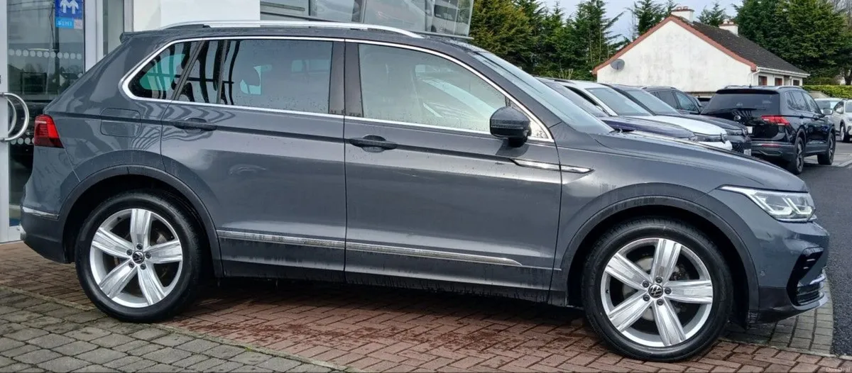 Volkswagen Tiguan Elegance 2.0 TDI 150HP **REAR VI - Image 2