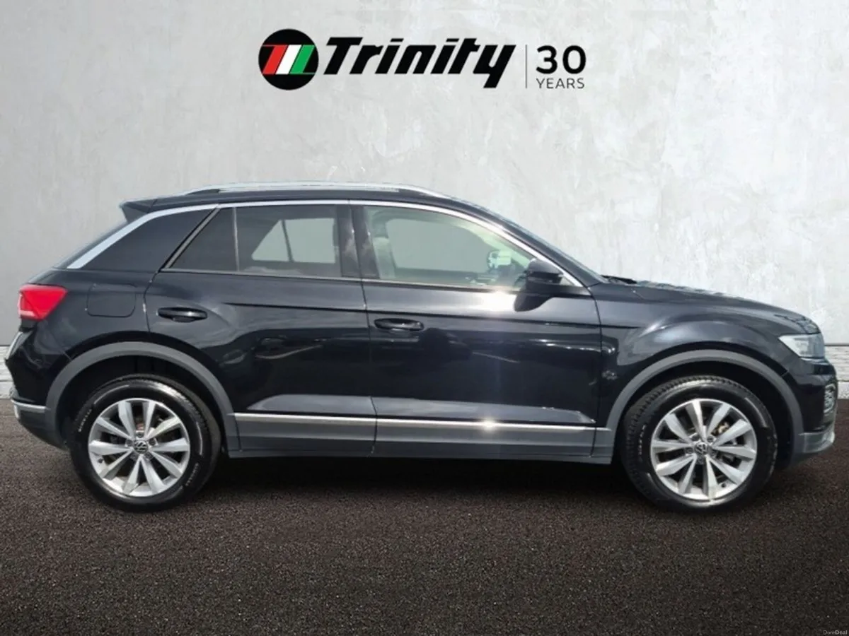Volkswagen T-Roc ** AUTOMATIC ** LOW MILEAGE ** GR - Image 5