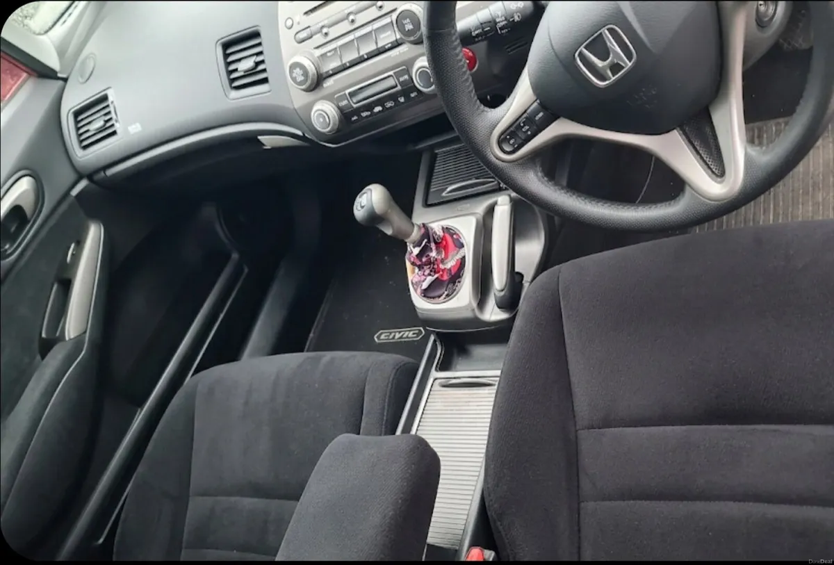 Honda Civic 1.8 i-VTEC — Pure Japanese Reliability - Image 6