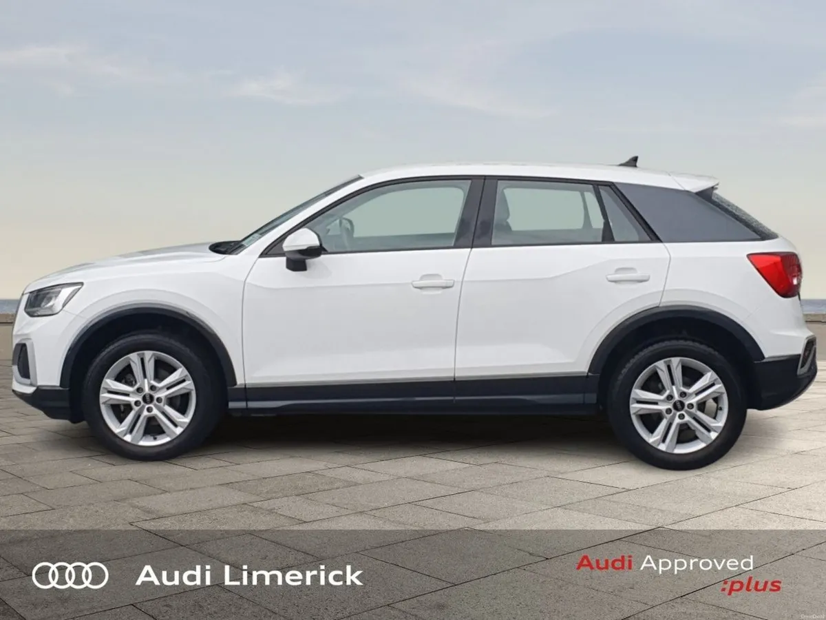 Audi Q2 30TFSI 110 SE *HEATED SEATS* - Image 4