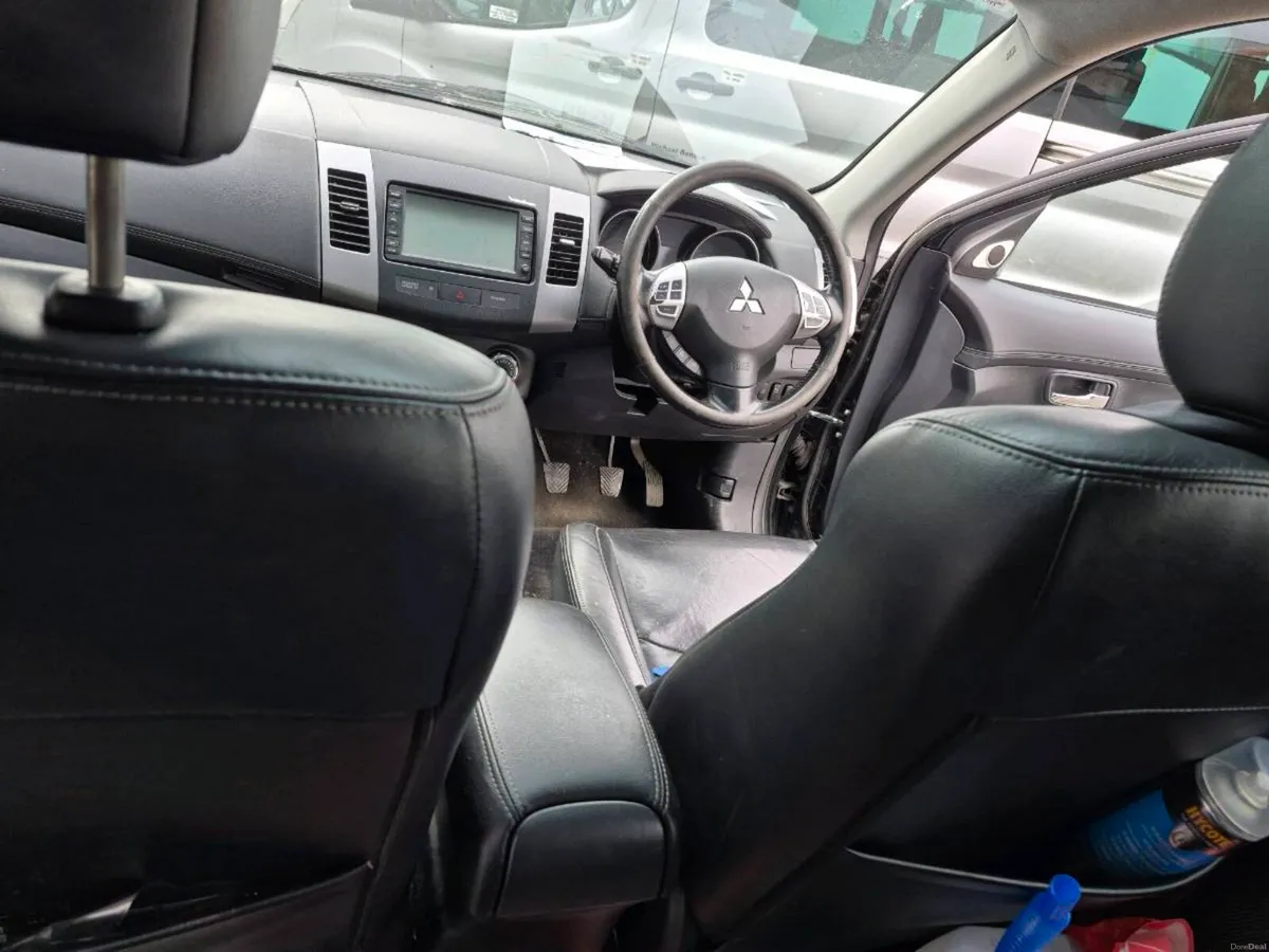 Mitsubishi outlander 7 seater - Image 6