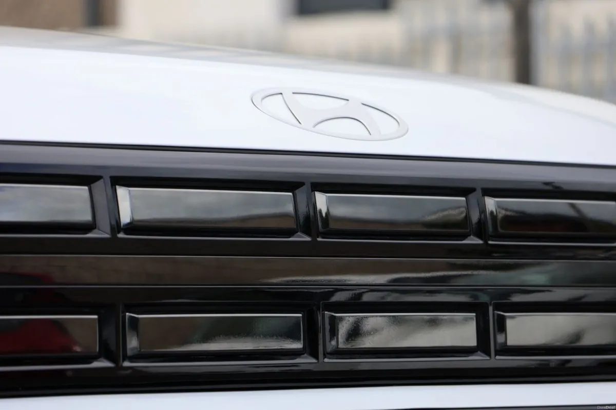 Hyundai Santa Fe Premium , Pre Reg Sale, Plug-in H - Image 5