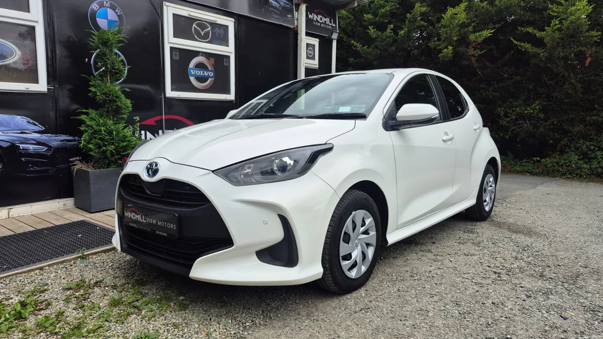 Toyota Yaris 1.5 Hybrid Automatic 2022 - Image 3