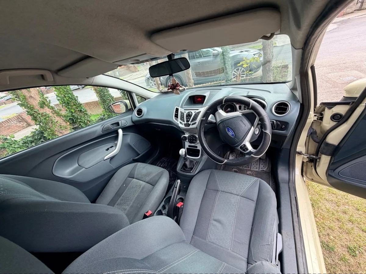 Ford Fiesta 2008(Manual ) - Image 6