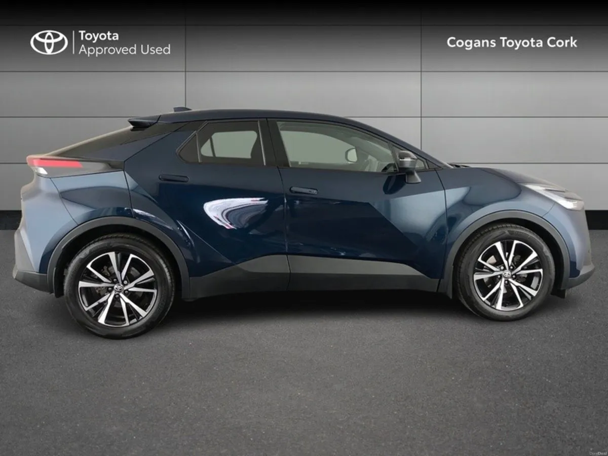 Toyota C-HR Hybrid Sport - Image 3