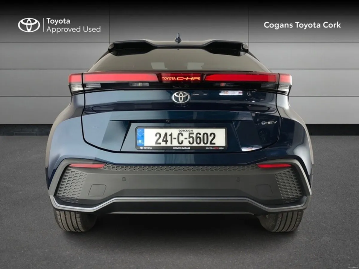 Toyota C-HR Hybrid Sport - Image 4