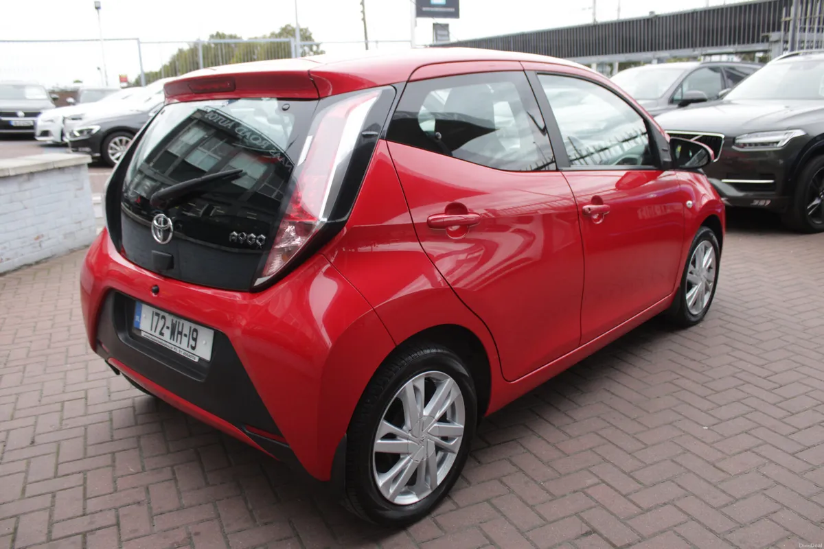 1.0 X-PLAY 5DR HATCHBACK // HUGE SPEC // 105,000KM - Image 4