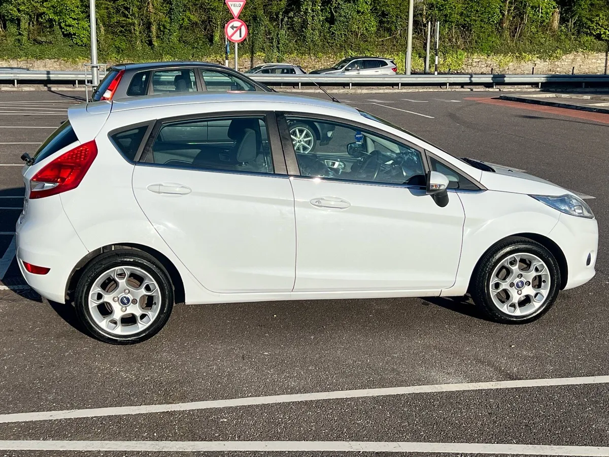Ford Fiesta Titanium 2012 - Image 1